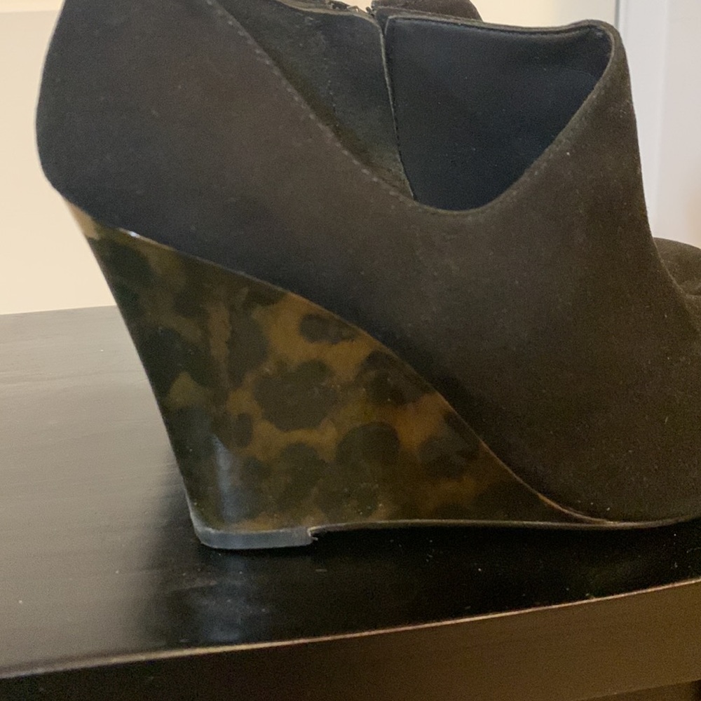 Ann Taylor Tortoise Wedge Booties. Size 8.5. Black suede.